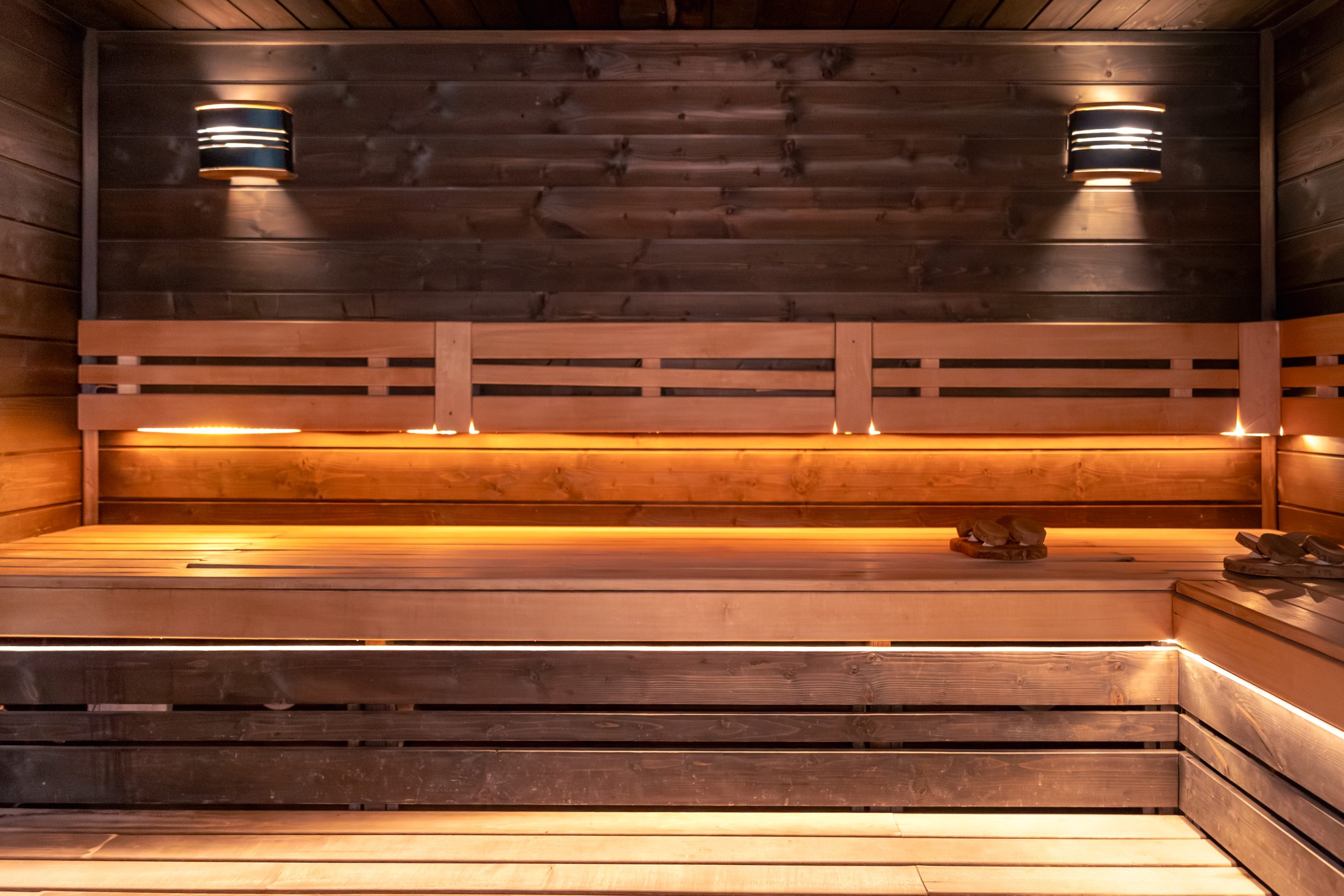Avist Spa sıcak ve konforlu sauna iç mekanı